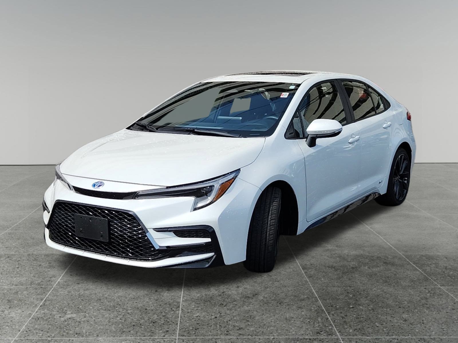 Certified 2024 Toyota Corolla SE w/ SE Package image 3