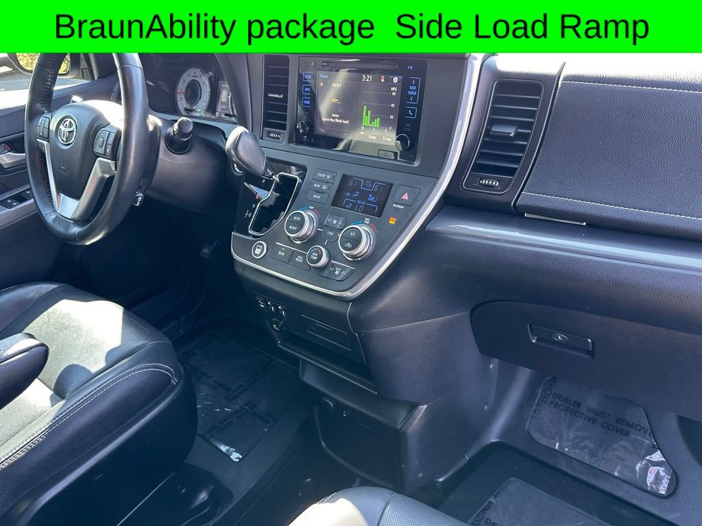 Used 2015 Toyota Sienna SE w/ SE Preferred Package FWD image 28