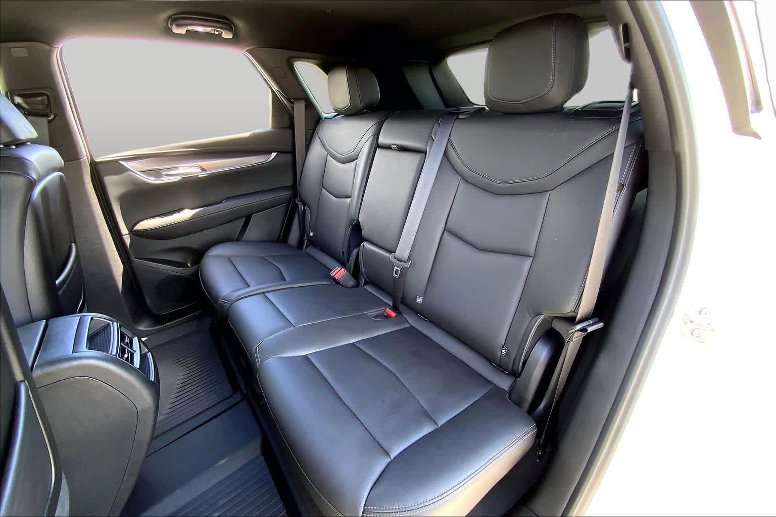 Used 2025 Cadillac XT5 Luxury w/ LPO, Floor Liner Package FWD image 20