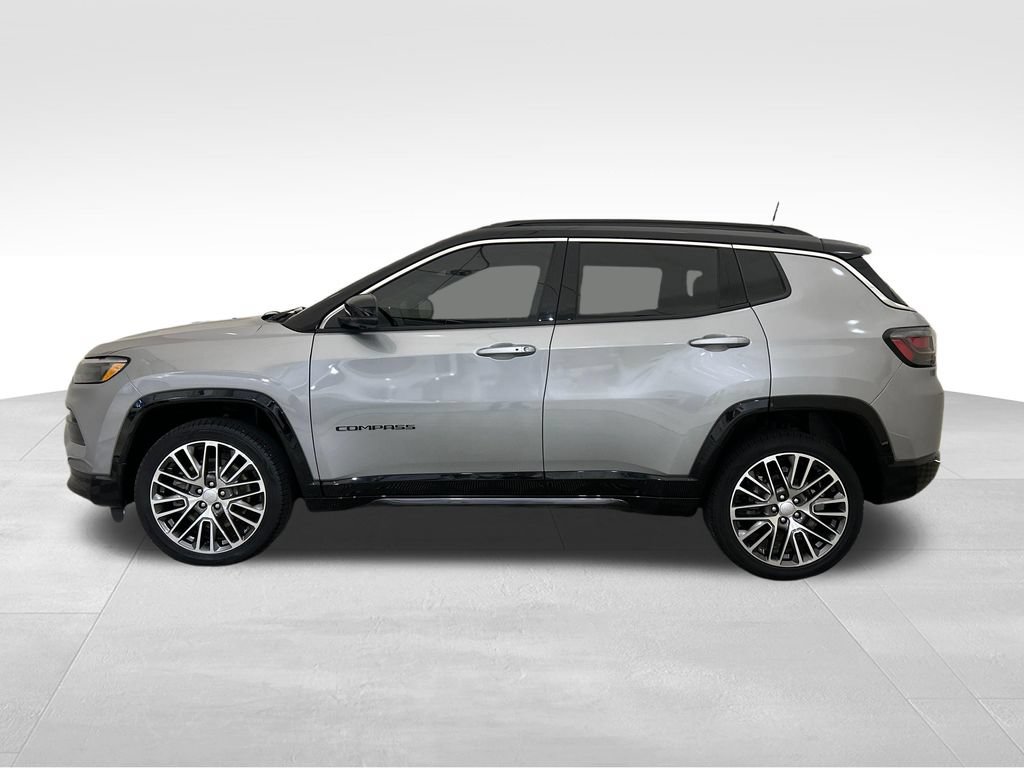 Used 2023 Jeep Compass Limited w/ Elite Group AWD/4WD image 2