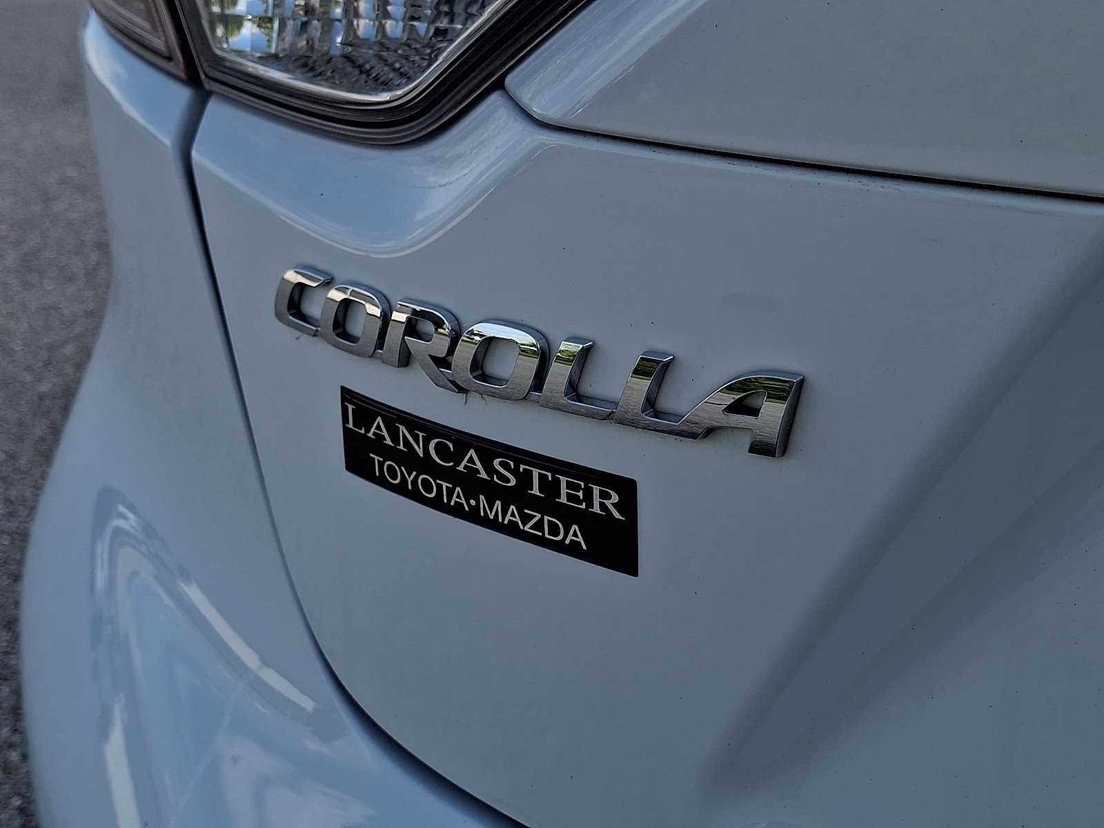 Used 2025 Toyota Corolla LE FWD image 29