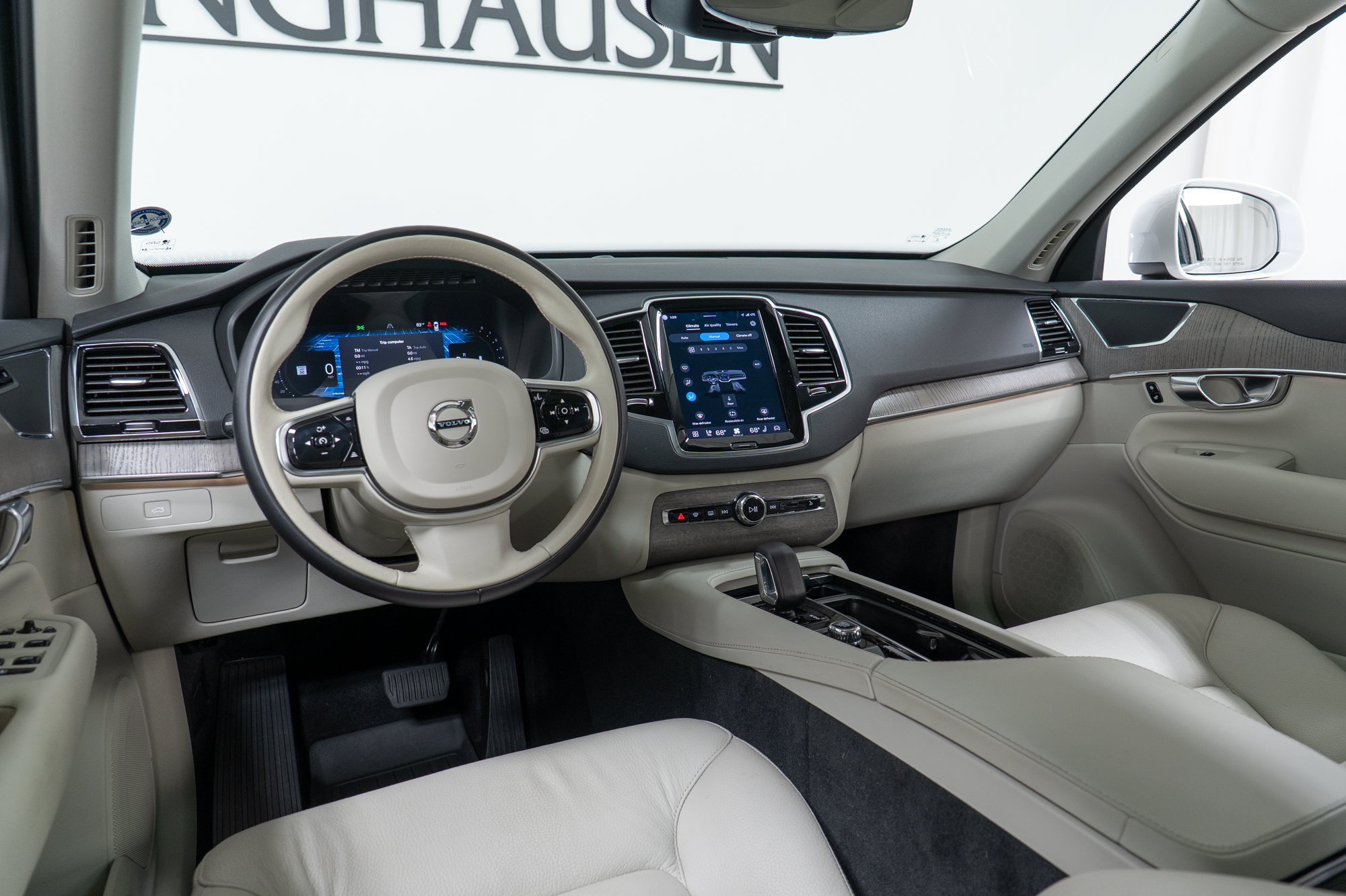 Certified 2023 Volvo XC90 B6 Plus w/ Protection Package Premier AWD/4WD image 16