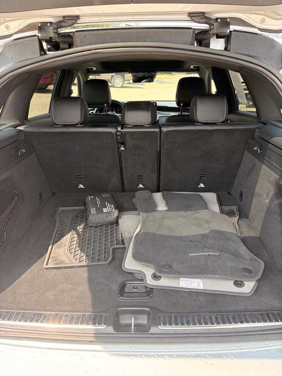 Used 2020 Mercedes-Benz GLC 300 4MATIC w/ Multimedia Package image 8