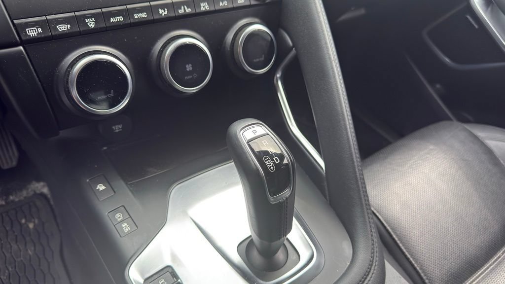 Used 2020 Jaguar E-PACE SE AWD/4WD image 13