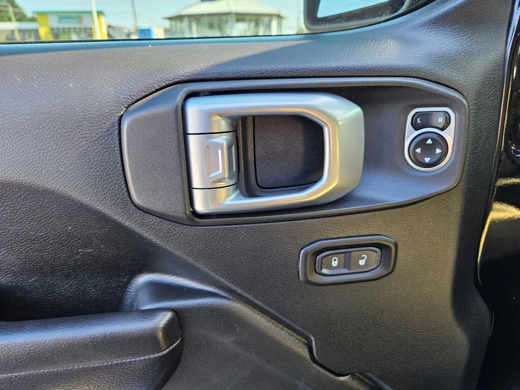 Used 2020 Jeep Gladiator Sport w/ Quick Order Package 24S image 17