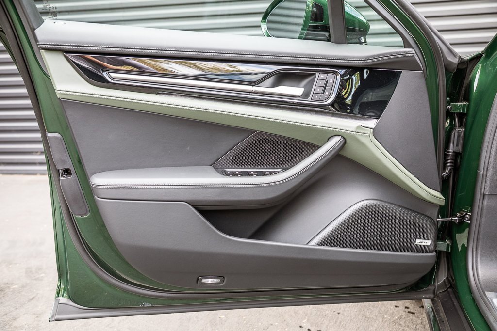 Used 2025 Porsche Panamera 4 image 17