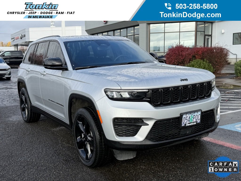 Used 2023 Jeep Grand Cherokee Altitude image 1