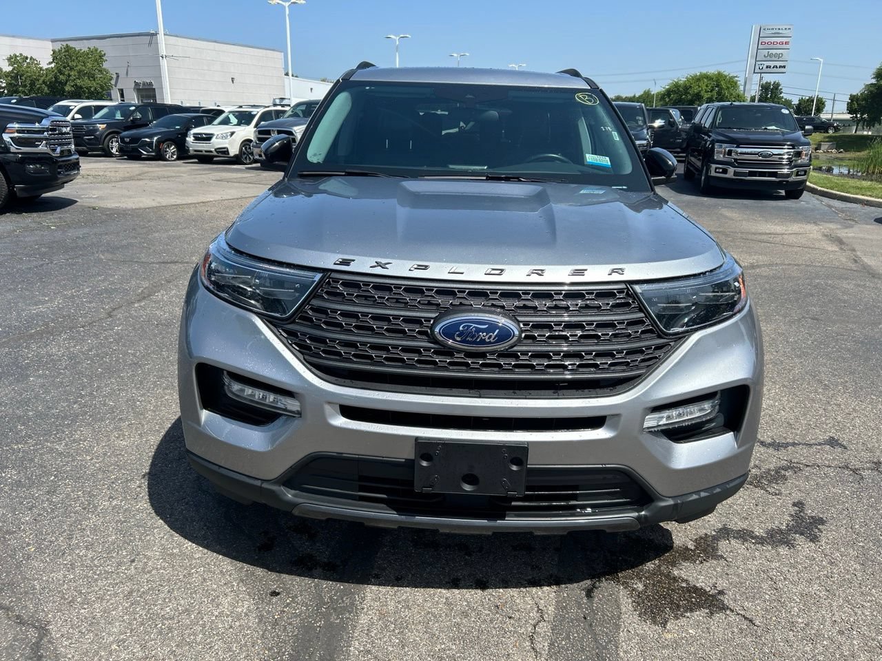 Used 2024 Ford Explorer XLT w/ XLT Sport Appearance Package AWD/4WD image 8
