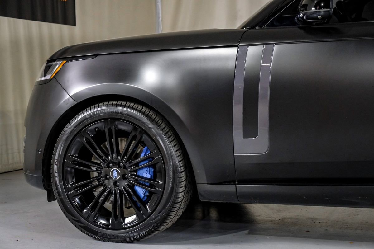 Used 2023 Land Rover Range Rover SE image 12