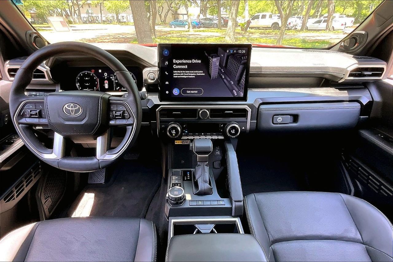 Used 2025 Toyota 4Runner Limited AWD/4WD image 7