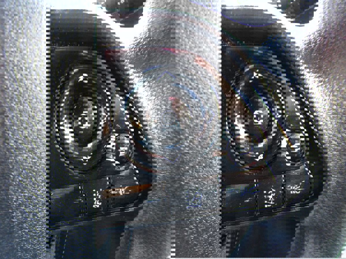 Used 2022 Toyota Prius LE image 7