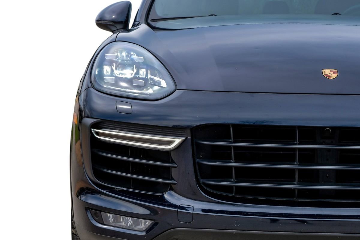 Used 2018 Porsche Cayenne Turbo image 50