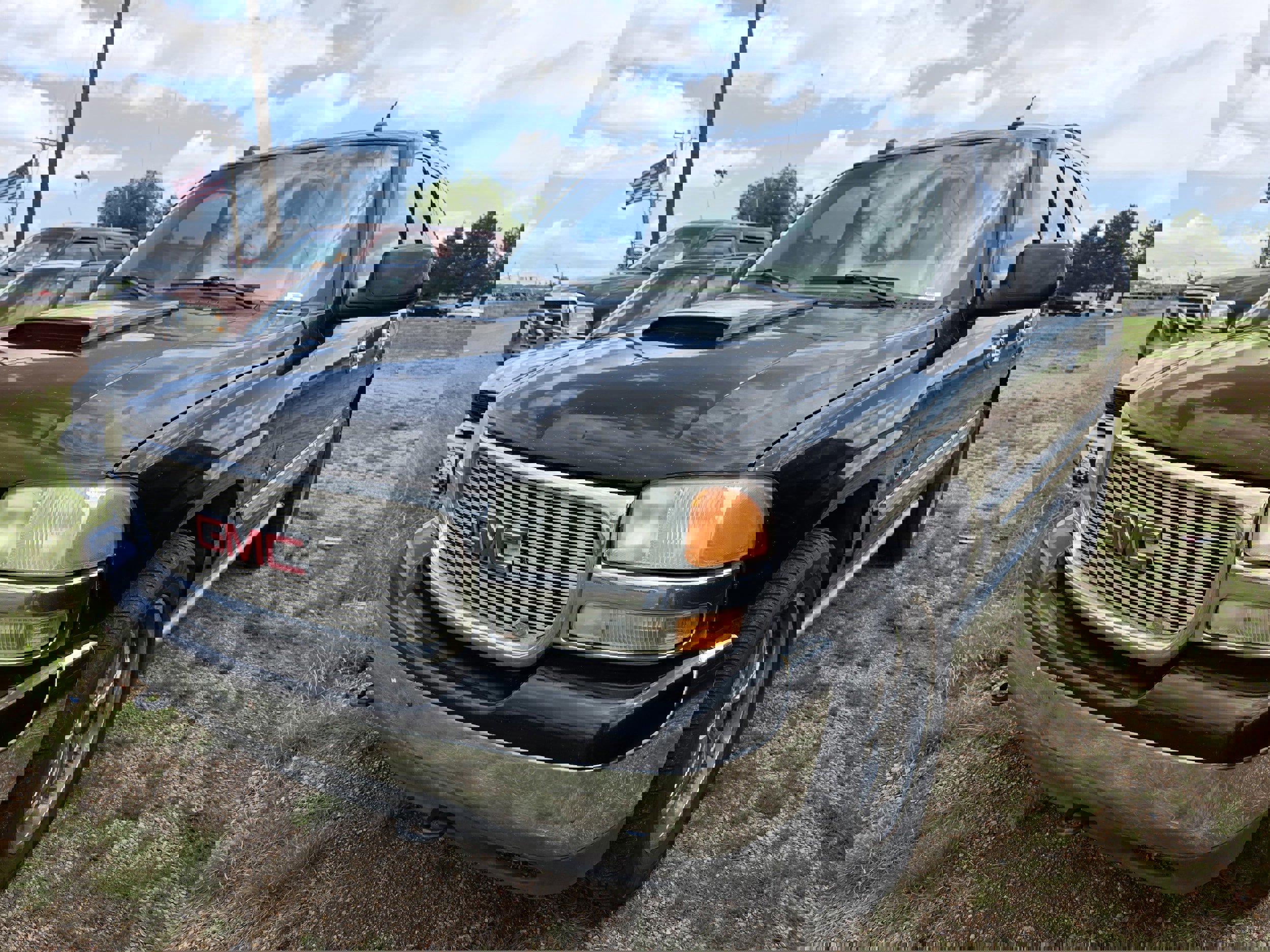 Used 2004 GMC Yukon SLT w/ 1SD Preferred Equipment Group image 2