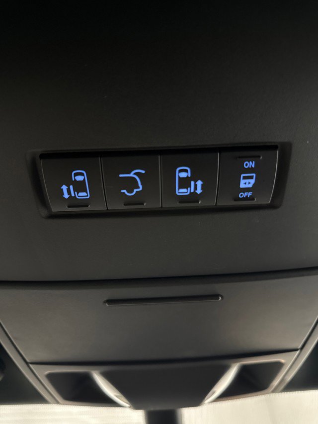 Used 2019 Dodge Grand Caravan SXT FWD image 24