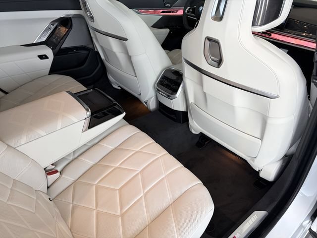 New 2026 BMW i7 eDrive50 w/ Executive Package RWD image 13