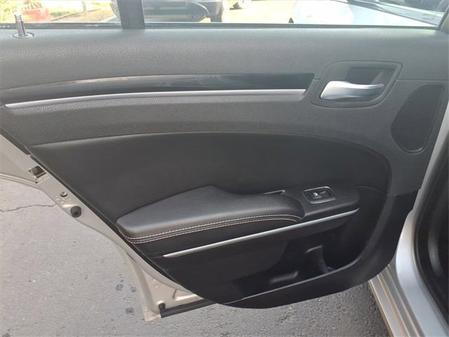 Used 2023 Chrysler 300 S image 10