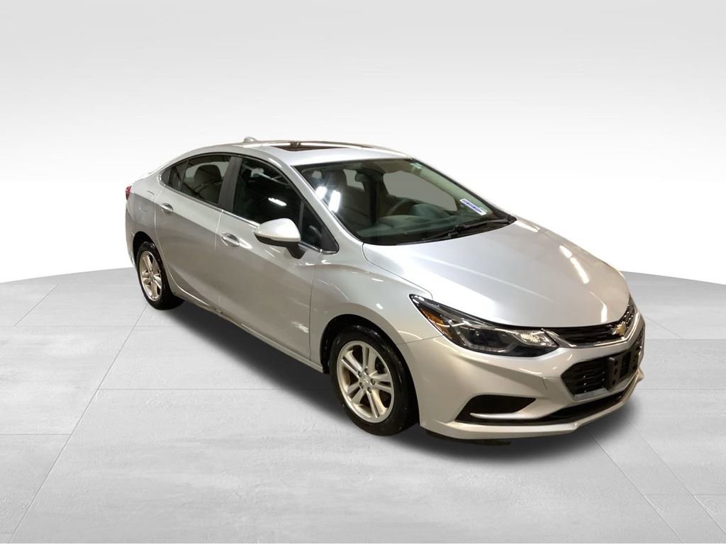 Used 2017 Chevrolet Cruze LT w/ Sun And Sound Package image 9