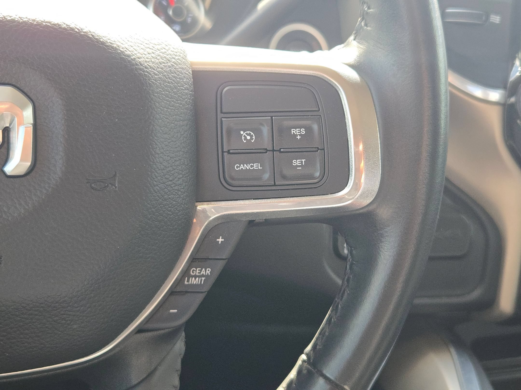 Used 2022 RAM 3500 Laramie AWD/4WD image 21