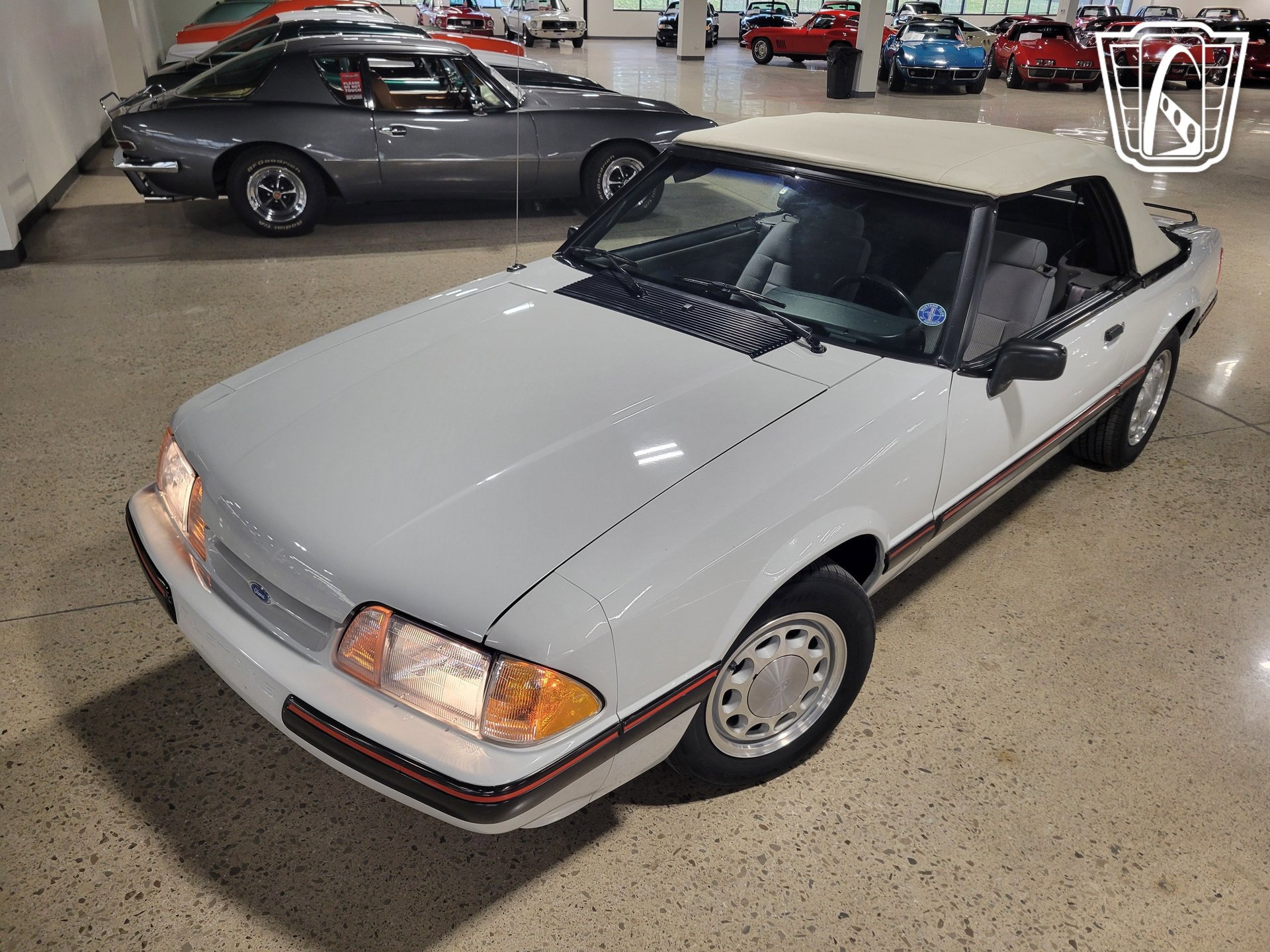 Used 1989 Ford Mustang LX RWD image 4