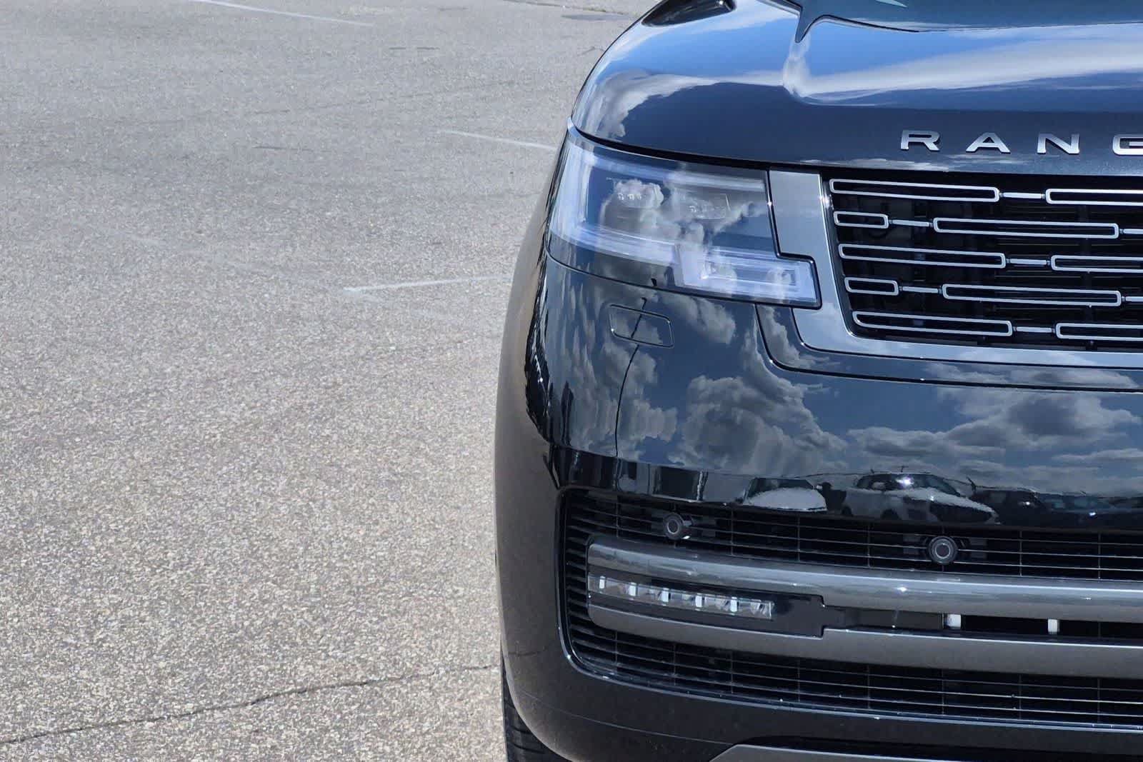 New 2026 Land Rover Range Rover Long Wheelbase SE AWD/4WD image 10