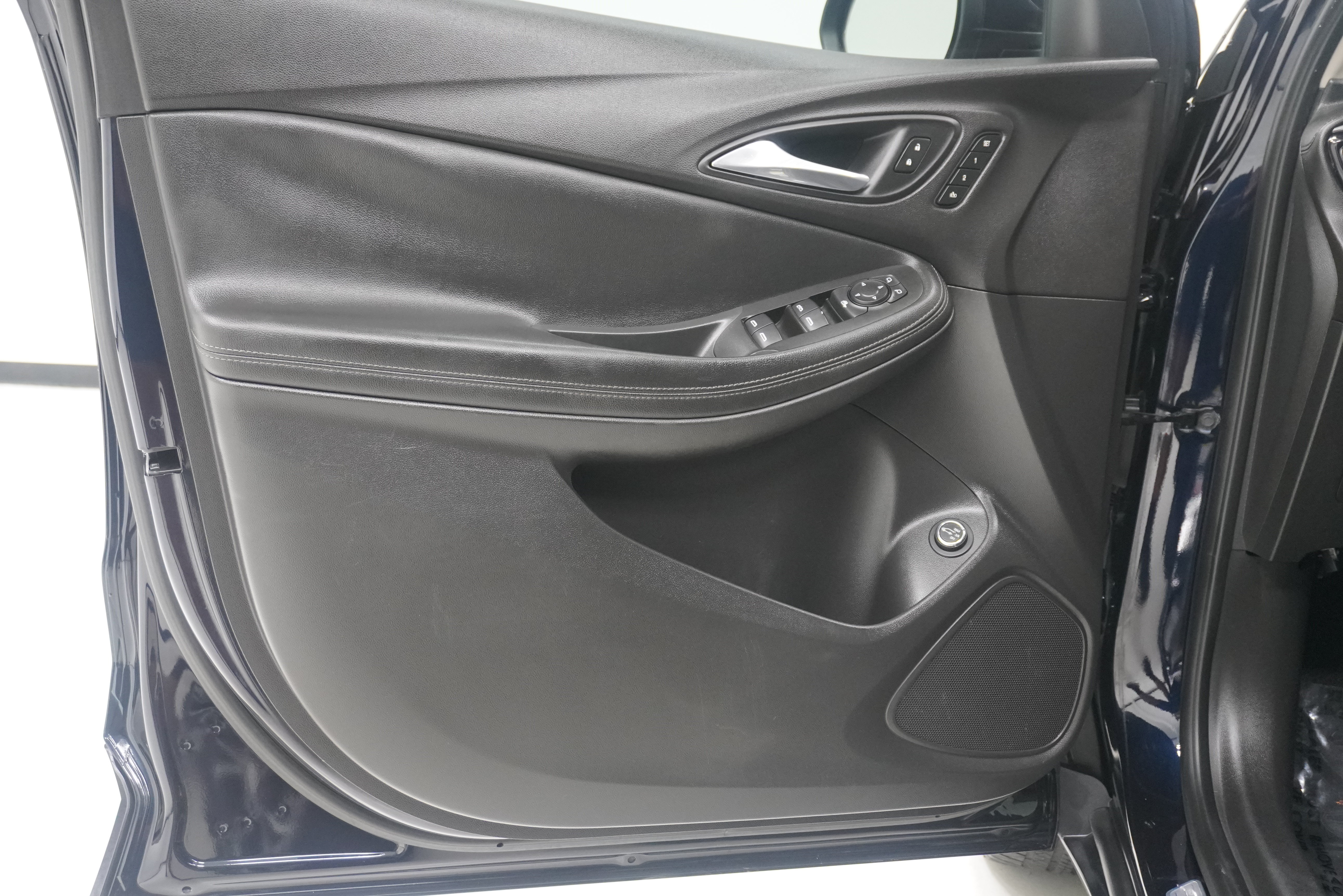 Used 2020 Buick Encore GX Essence FWD image 13
