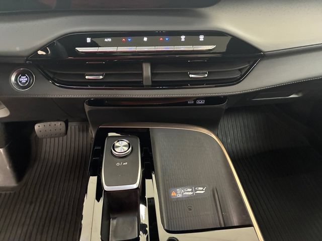 Used 2025 Buick Enclave Avenir w/ Super Cruise Package AWD/4WD image 21