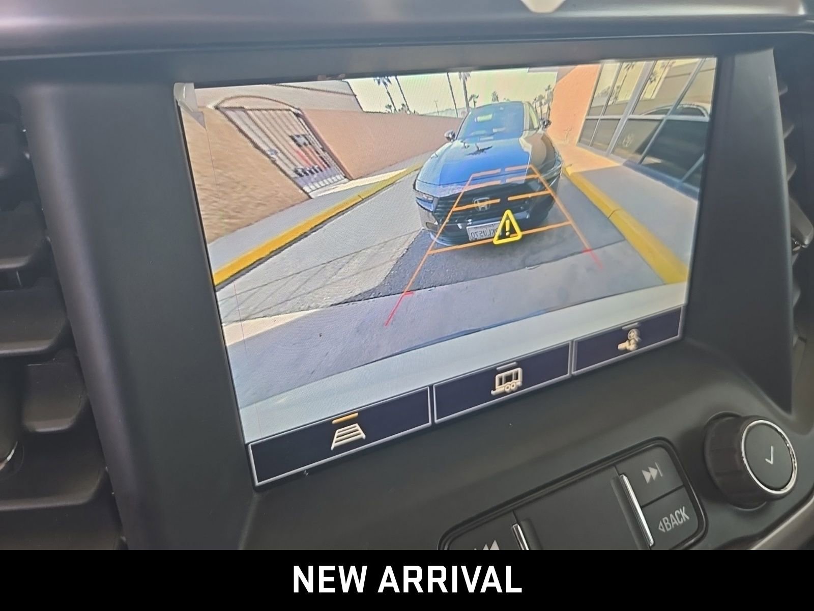 Certified 2022 GMC Acadia AT4 w/ Preferred Package image 7