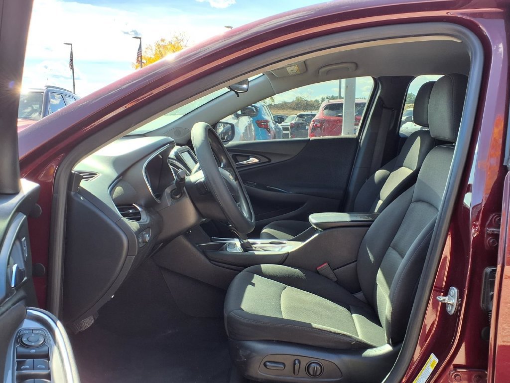 Used 2016 Chevrolet Malibu LT FWD image 12