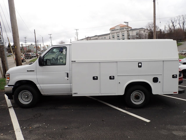 New 2026 Ford E-350 and Econoline 350 Super Duty w/ Power Equipment Group RWD image 2