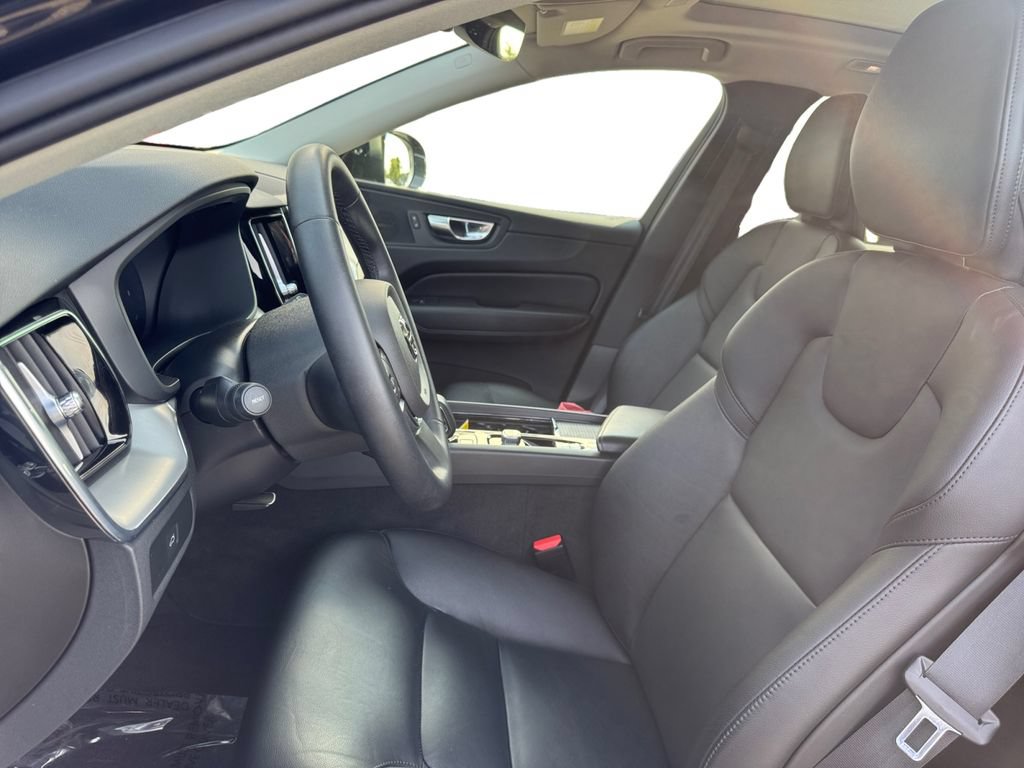 Certified 2023 Volvo XC60 B5 Core w/ Climate Package AWD/4WD image 11