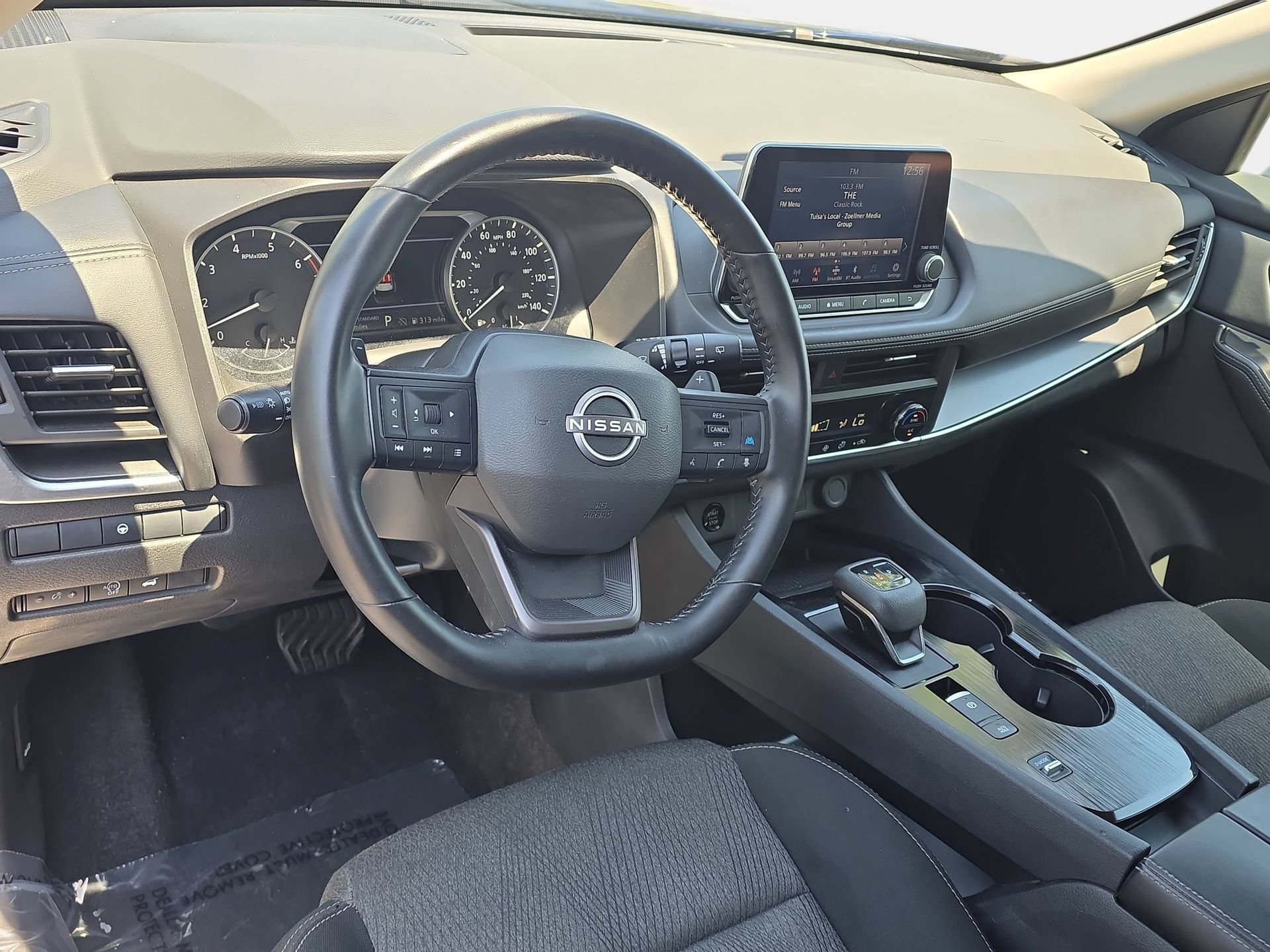 Used 2025 Nissan Rogue SV FWD image 16