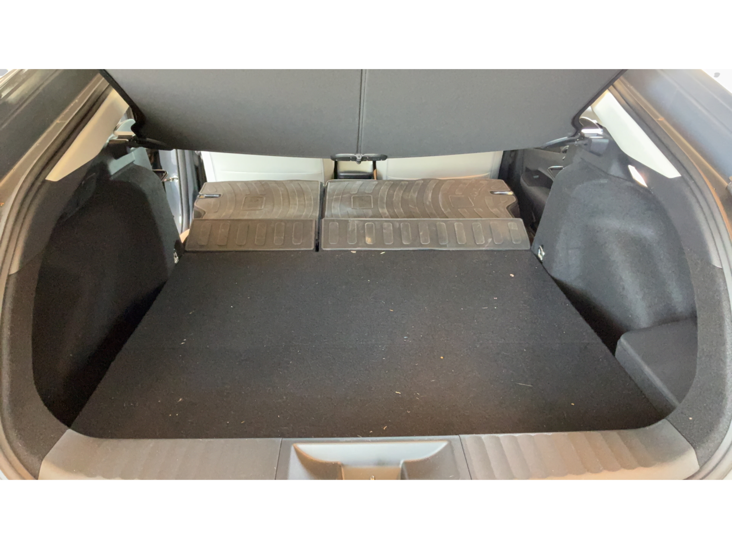 Used 2024 Toyota Prius XLE FWD image 28