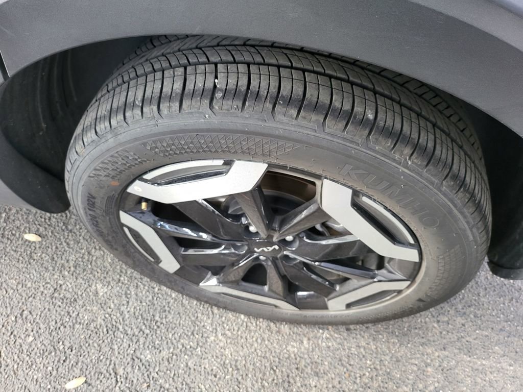 Used 2025 Kia Telluride S image 6