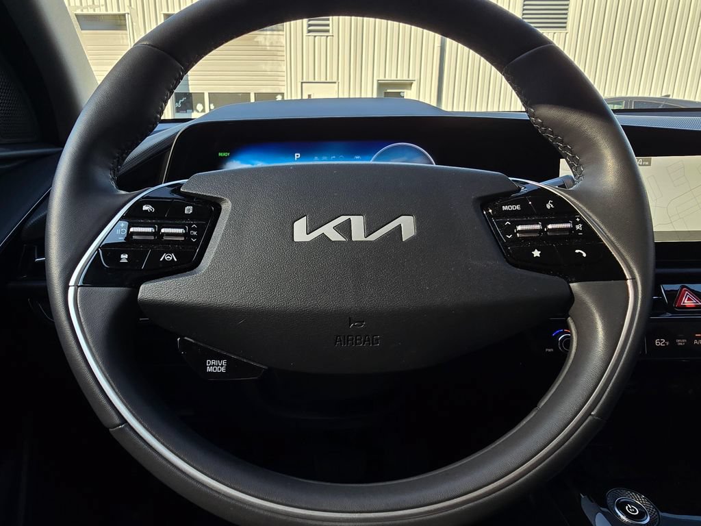 Certified 2025 Kia Niro Wind w/ Wind Preserve Package FWD image 15