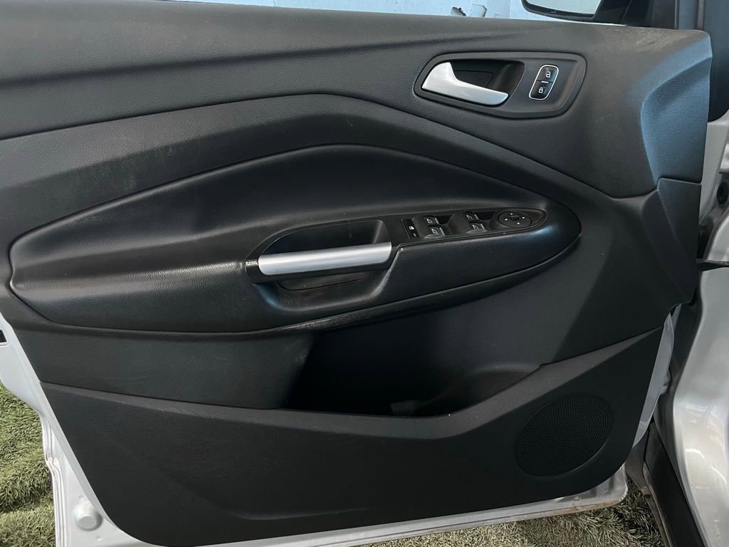 Used 2019 Ford Escape SE image 17