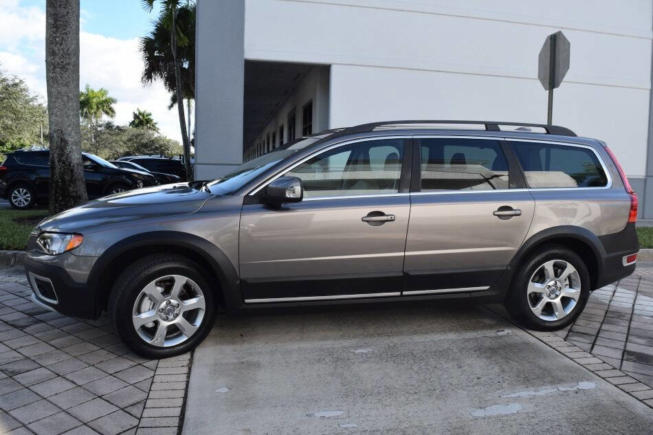 Used 2011 Volvo XC70 3.2 w/ Premium Pkg image 4