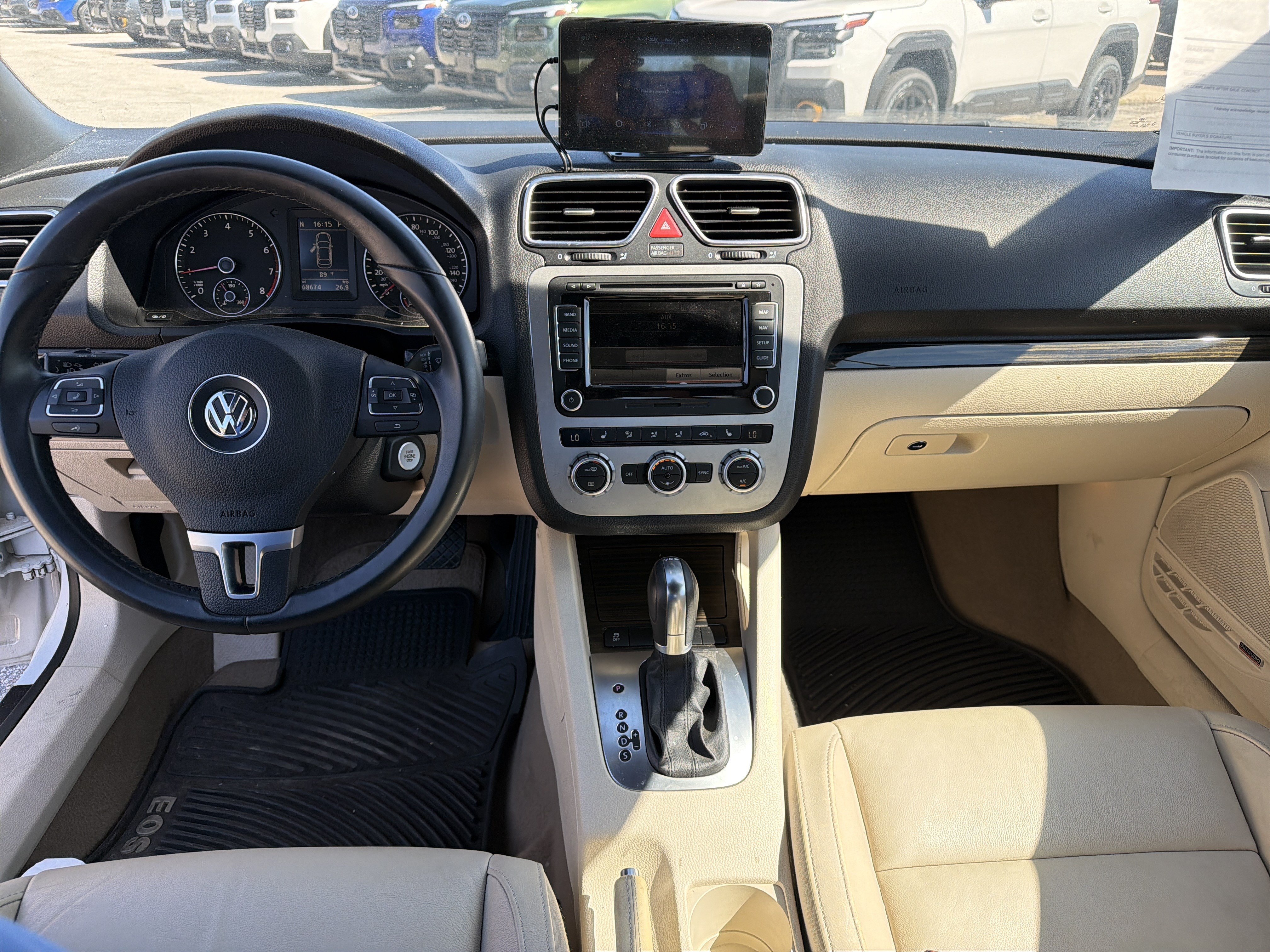 Used 2013 Volkswagen Eos Lux FWD image 10