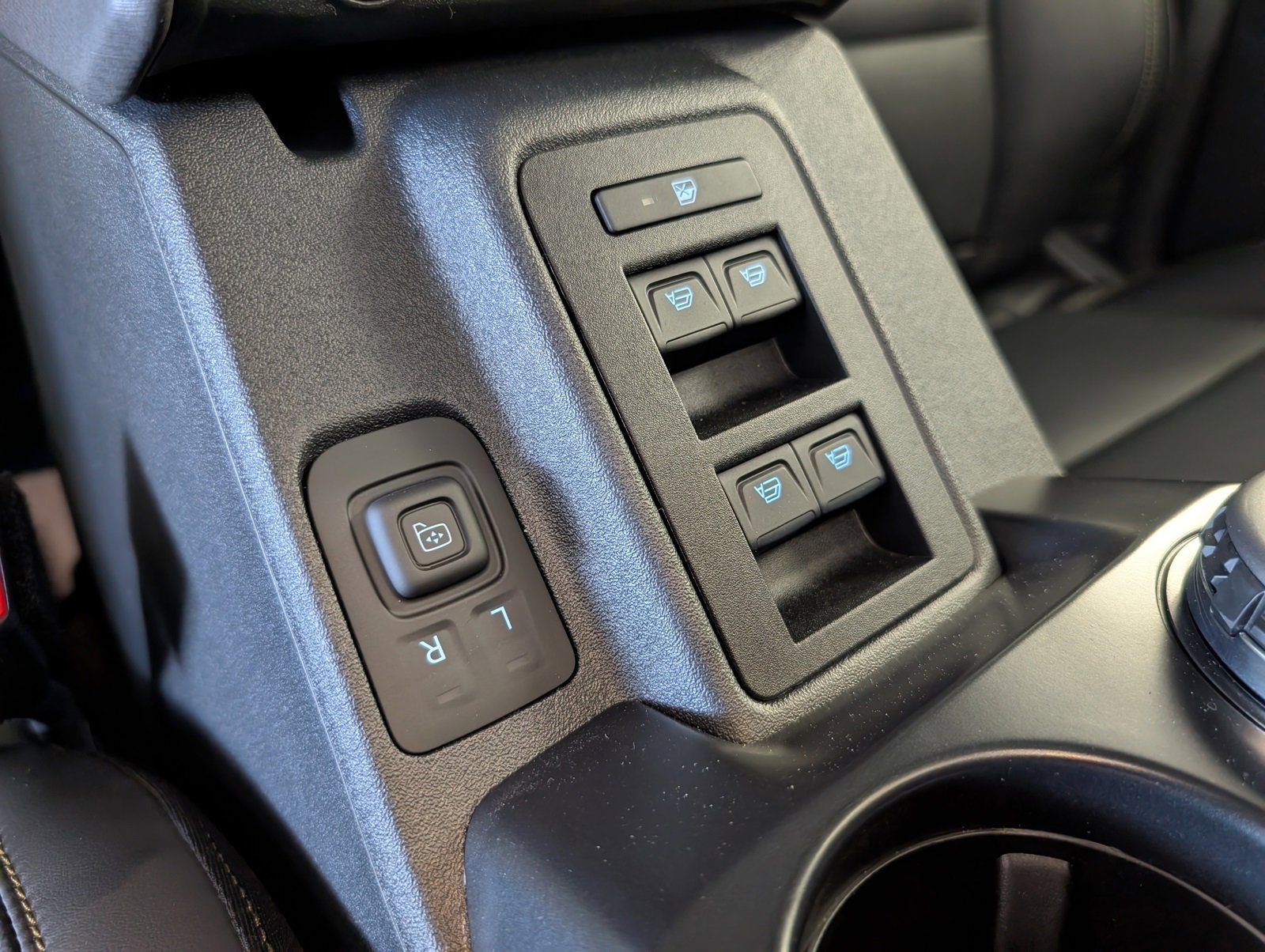 New 2025 Ford Bronco Badlands image 17