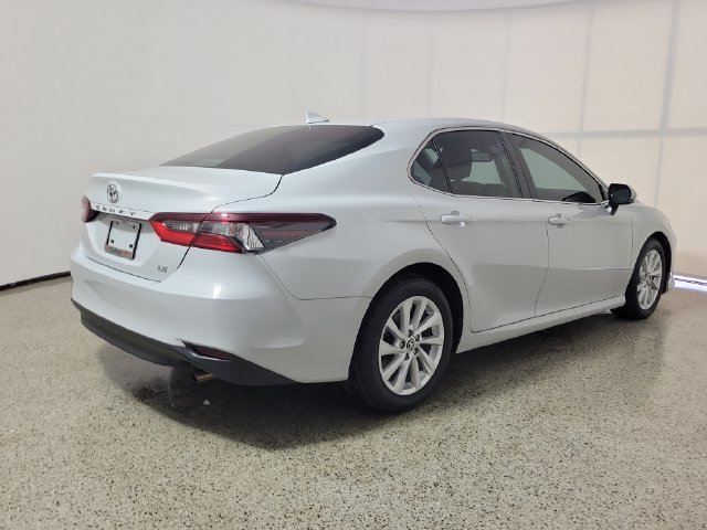 Used 2024 Toyota Camry LE w/ Convenience Package FWD image 5