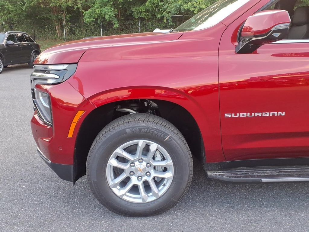 New 2026 Chevrolet Suburban LT w/ Comfort Package AWD/4WD image 7