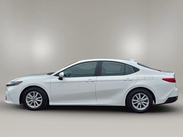 Used 2025 Toyota Camry LE image 7