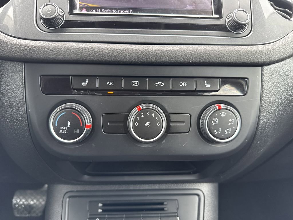 Used 2017 Volkswagen Tiguan S image 22