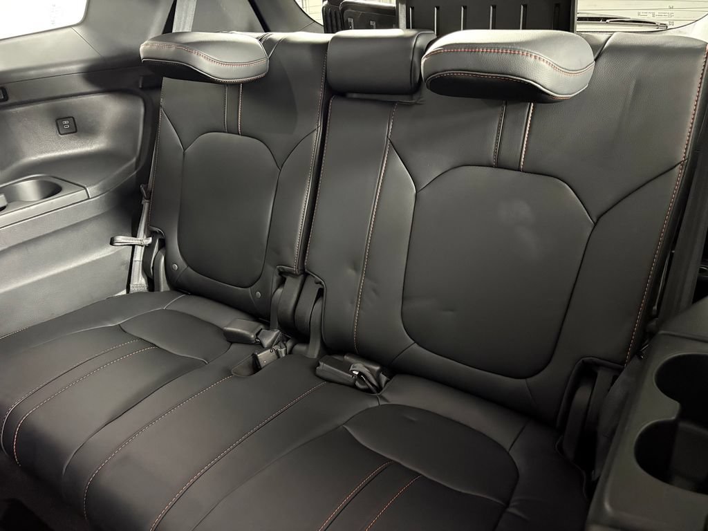 Used 2025 Honda Pilot TrailSport image 31
