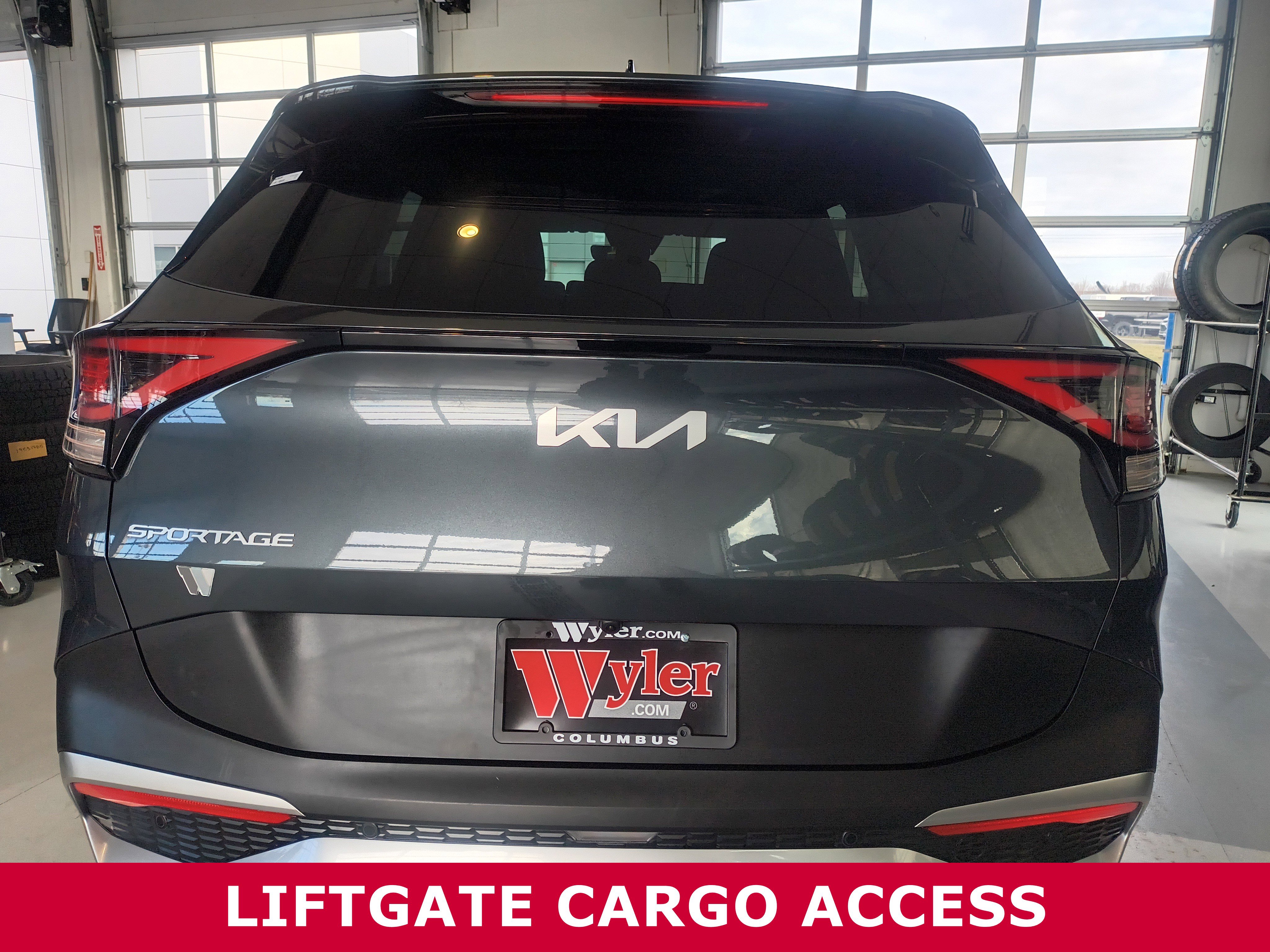 Used 2024 Kia Sportage LX image 5