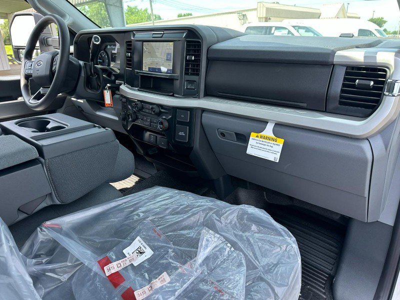 New 2025 Ford F250 XLT image 5