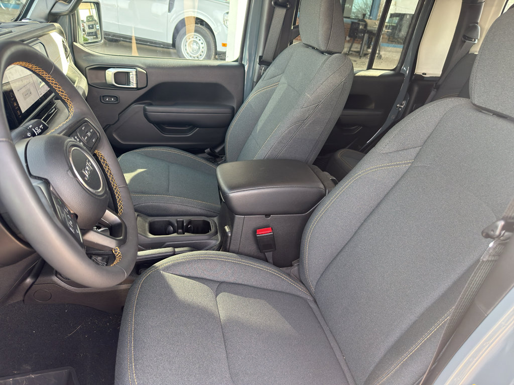 Used 2024 Jeep Gladiator Willys image 9