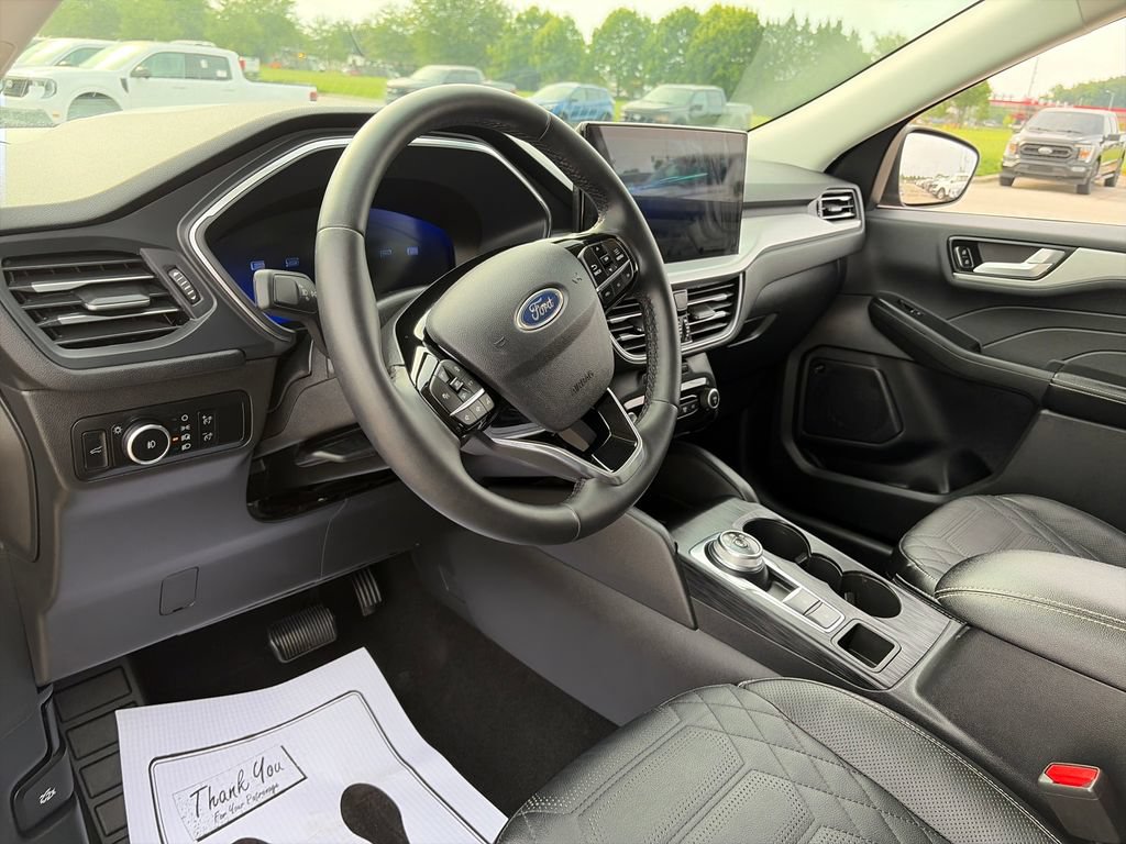 Used 2024 Ford Escape Platinum w/ Premium Technology Package AWD/4WD image 15