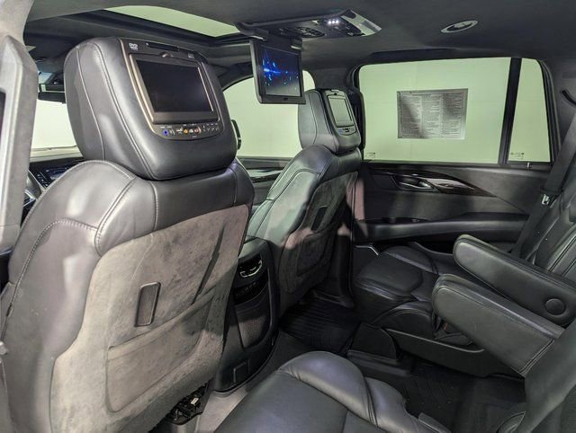 Used 2018 Cadillac Escalade Platinum image 26