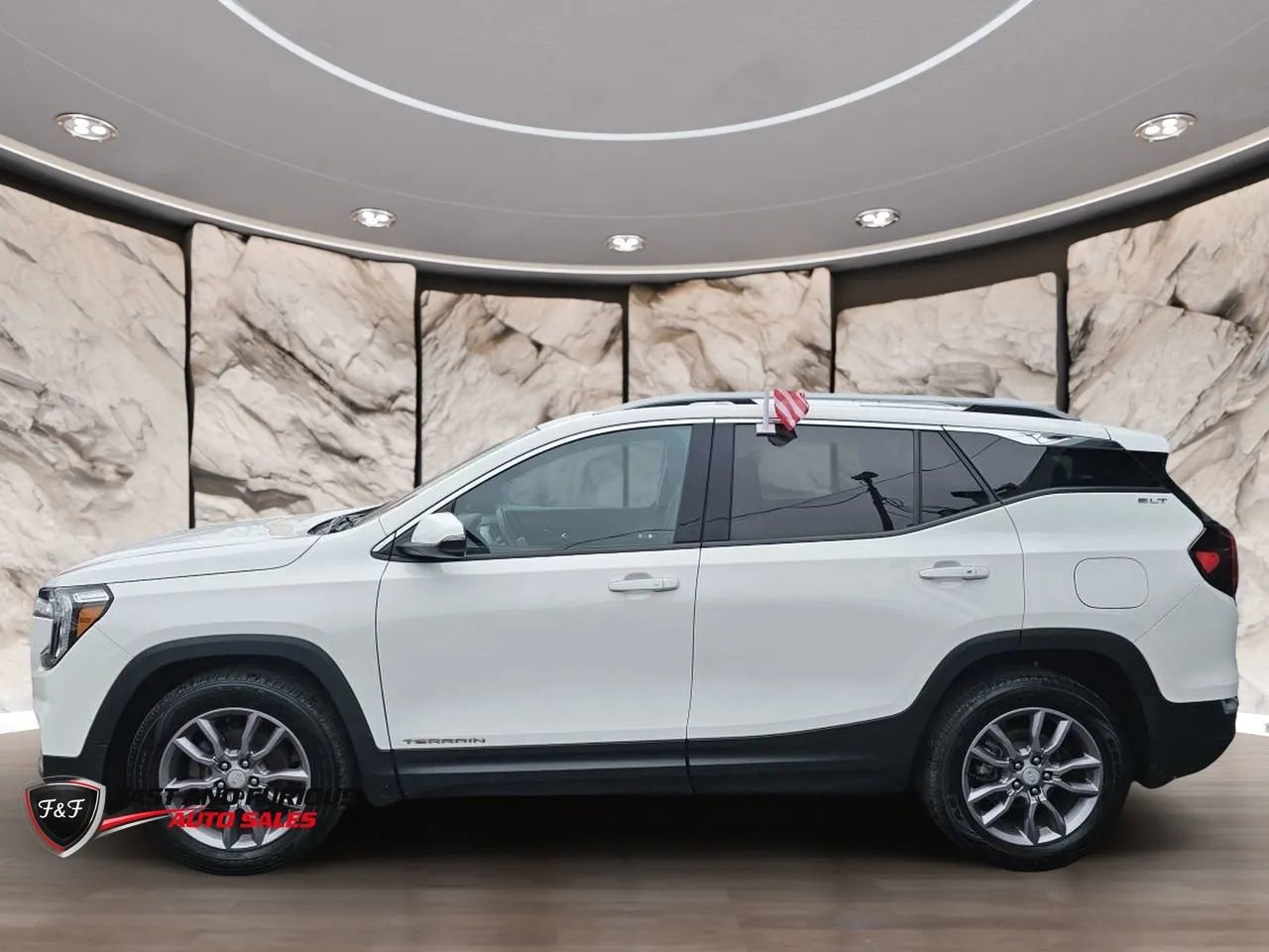 Used 2023 GMC Terrain SLT w/ Infotainment Package II image 5