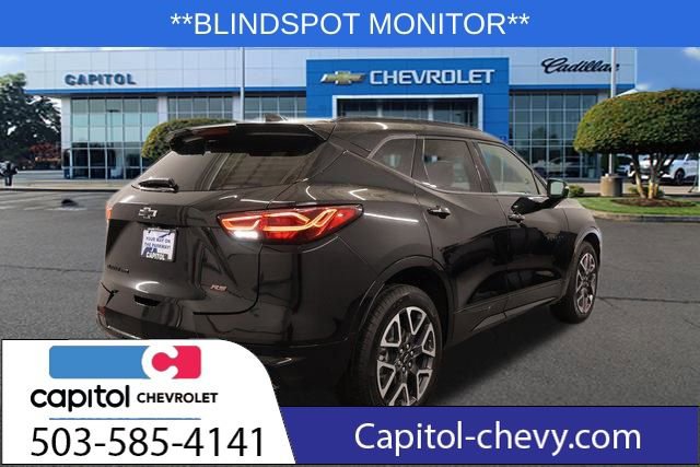 Used 2025 Chevrolet Blazer RS image 3